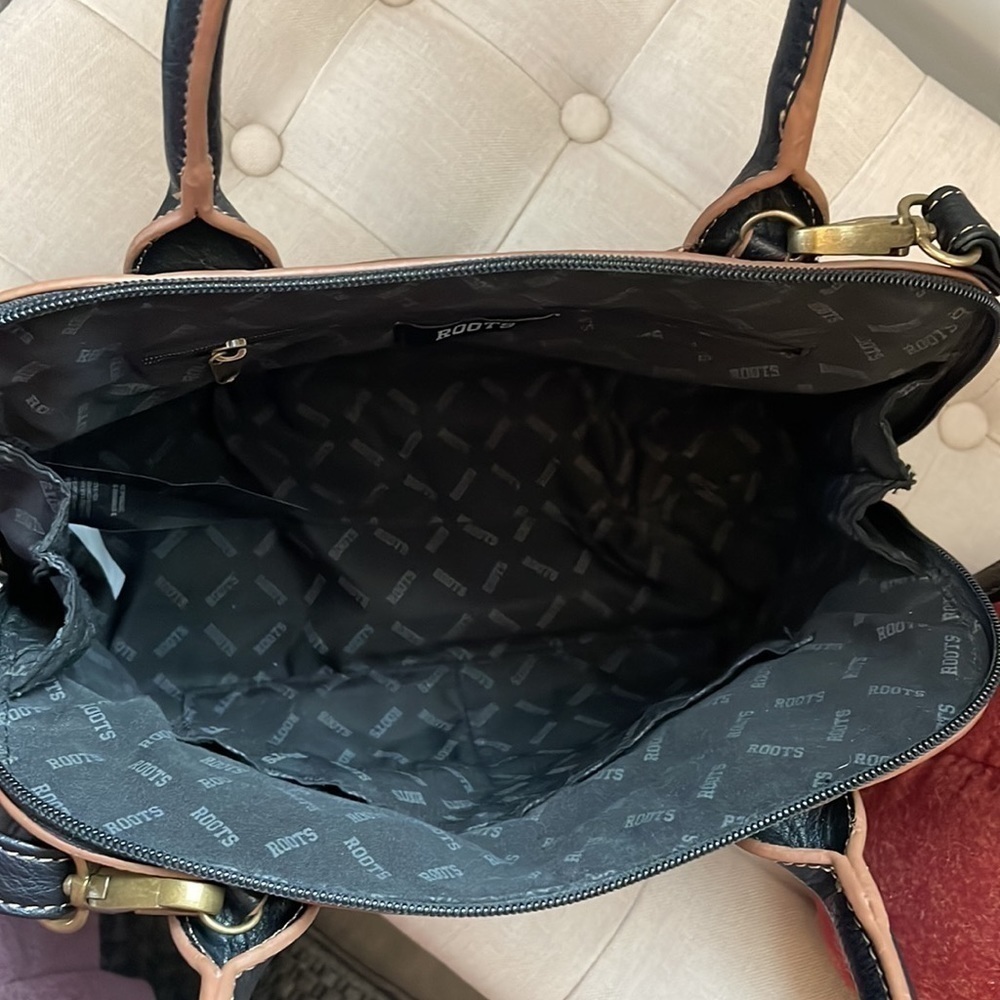 Roots Cross body bag, Faux Vegan Leather Black with Brown Trim EUC - Picture 10 of 16
